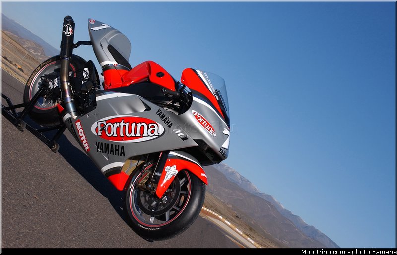 yamaha_yzr_m1_2003_020_motogp