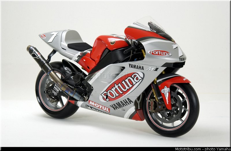 yamaha_yzr_m1_2003_022_motogp