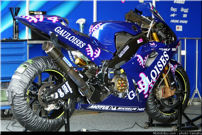 yamaha_yzr_m1_2003_023_motogp