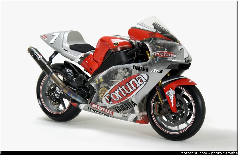 yamaha_yzr_m1_2003_028_motogp