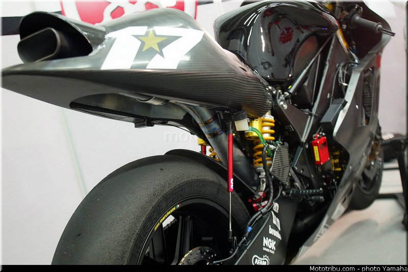 yamaha_yzr_m1_2003_030_motogp