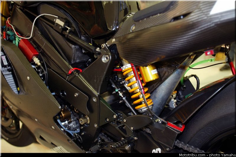 yamaha_yzr_m1_2003_031_motogp