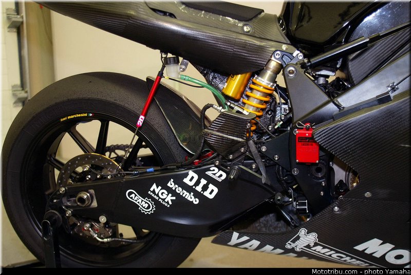 yamaha_yzr_m1_2003_032_motogp