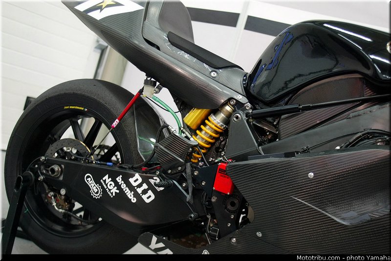 yamaha_yzr_m1_2003_035_motogp