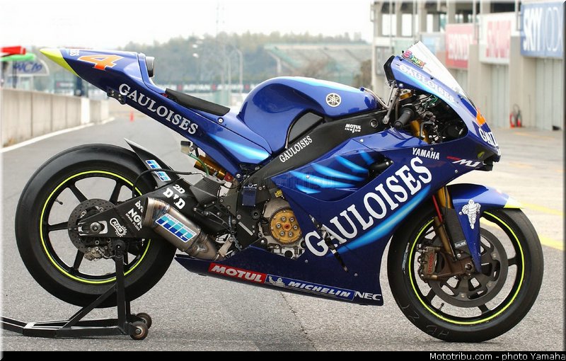 yamaha_yzr_m1_2003_036_motogp
