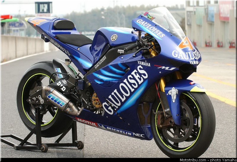 yamaha_yzr_m1_2003_037_motogp