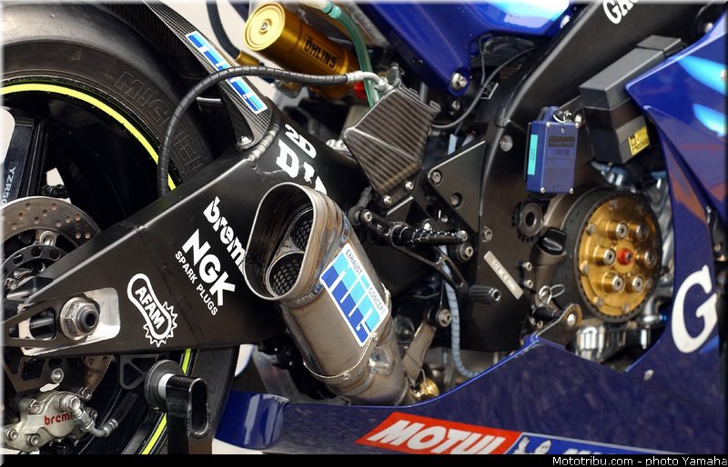 yamaha_yzr_m1_2003_038_motogp