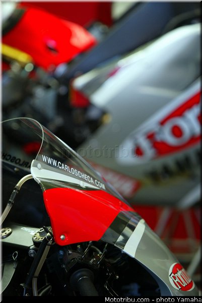 yamaha_yzr_m1_2003_043_motogp
