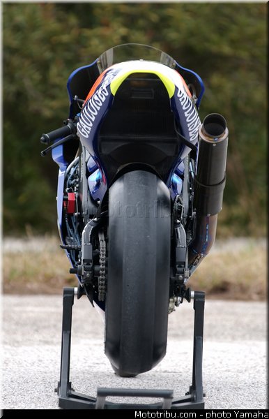 yamaha_yzr_m1_2003_046_motogp
