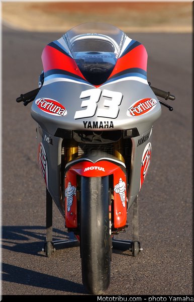 yamaha_yzr_m1_2003_047_motogp