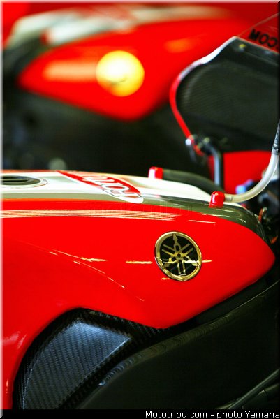 yamaha_yzr_m1_2003_051_motogp