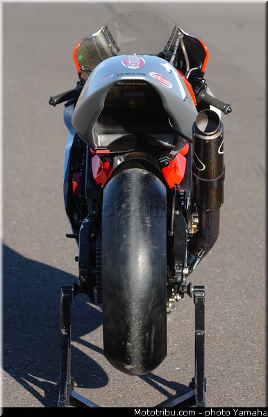 yamaha_yzr_m1_2003_052_motogp