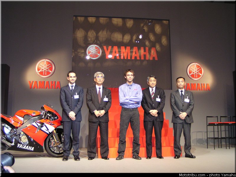 yamaha_yzr_m1_2004_1_motogp