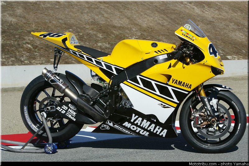 yamaha_yzr_m1_2005_01_motogp