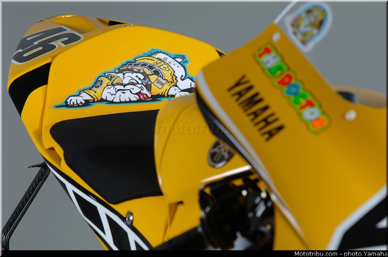 yamaha_yzr_m1_2005_12_motogp