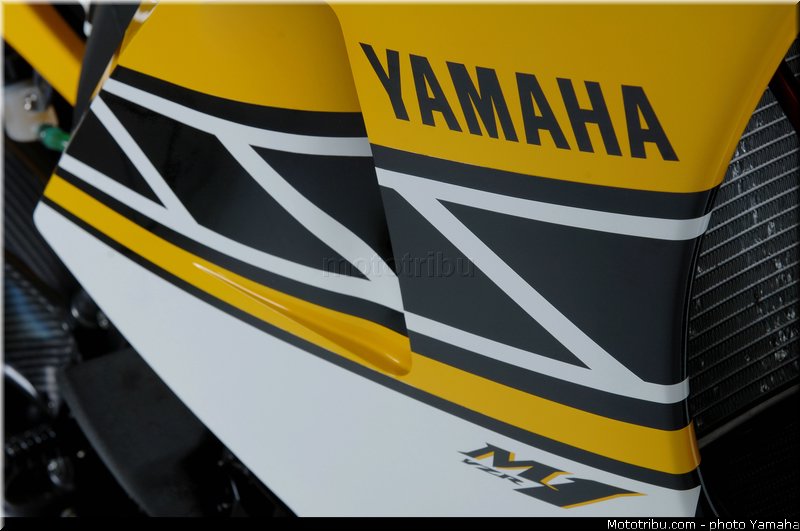 yamaha_yzr_m1_2005_14_motogp