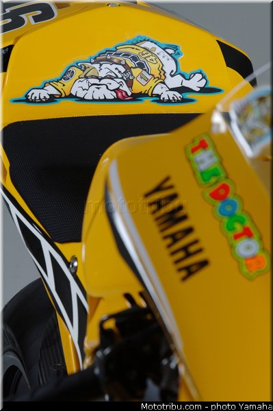yamaha_yzr_m1_2005_17_motogp