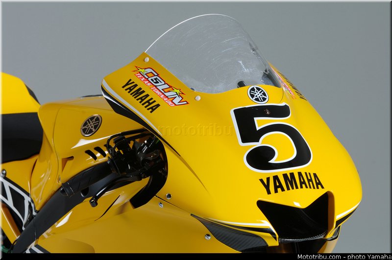 yamaha_yzr_m1_2005_21_motogp