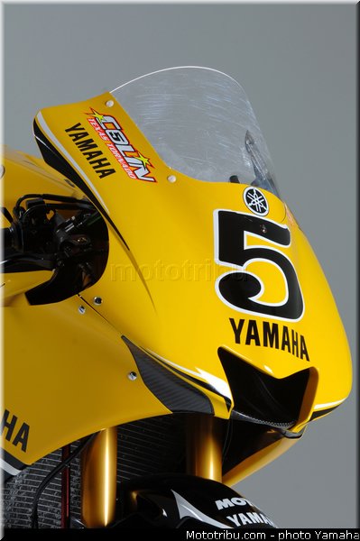 yamaha_yzr_m1_2005_27_motogp