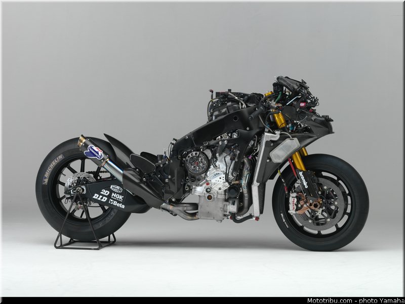 yamaha_yzr_m1_2006_04_motogp