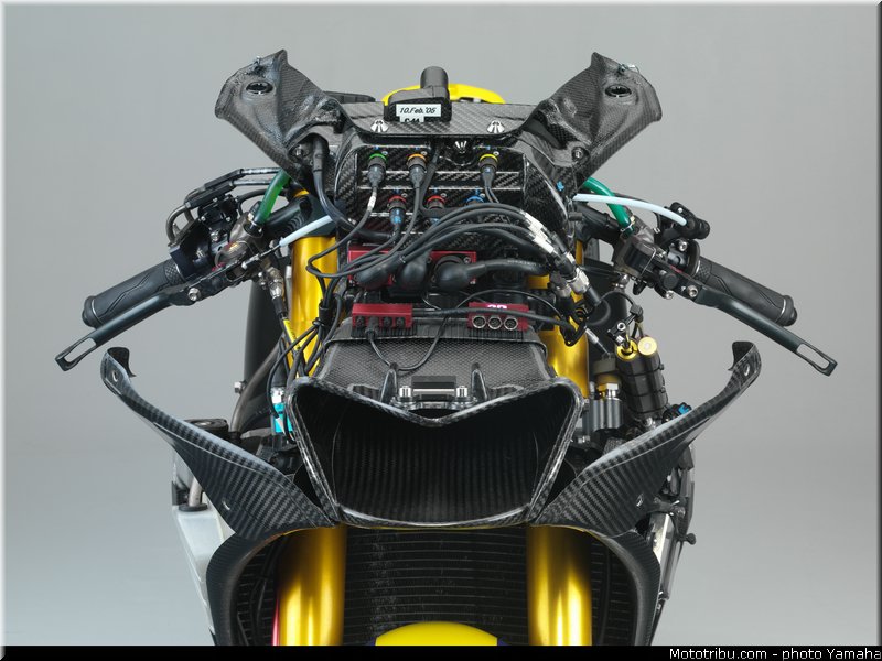 yamaha_yzr_m1_2006_14_motogp