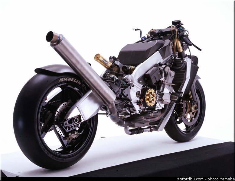 yamaha_yzr_m1_2006_33_motogp