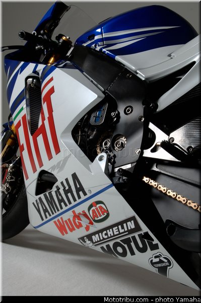 yamaha_yzr_m1_2007_13_motogp