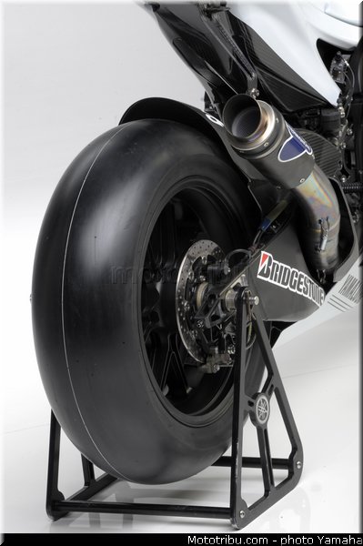 yamaha_yzr_m1_2008_07_motogp