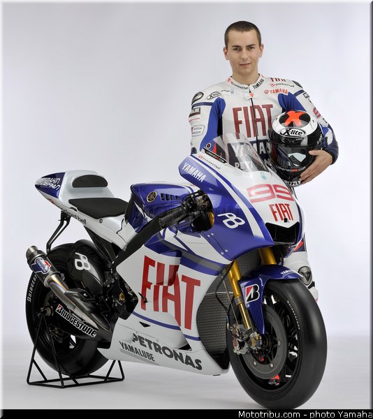 yamaha_yzr_m1_2010_4_motogp