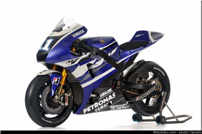 yamaha_yzr_m1_2011_13_motogp