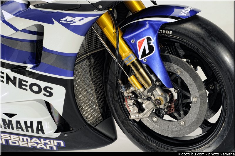 yamaha_yzr_m1_2012_27_motogp