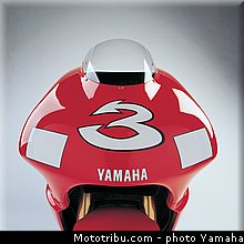 yamaha_yzr_m1_2002_1_motogp.jpg