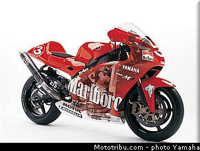 yamaha_yzr_m1_2002_3_motogp.jpg