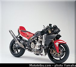 yamaha_yzr_m1_2002_4_motogp.jpg
