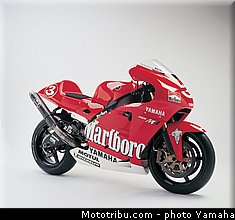 yamaha_yzr_m1_2002_6_motogp.jpg
