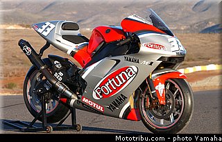 yamaha_yzr_m1_2003_014_motogp.jpg
