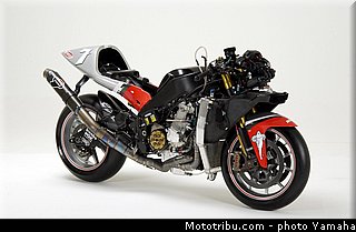 yamaha_yzr_m1_2003_021_motogp.jpg