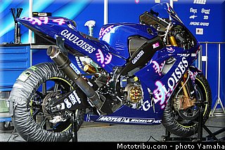 yamaha_yzr_m1_2003_023_motogp.jpg