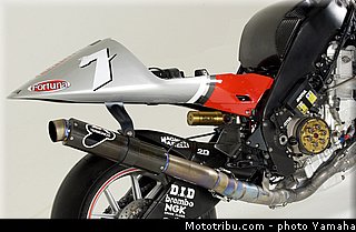 yamaha_yzr_m1_2003_027_motogp.jpg