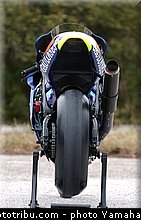 yamaha_yzr_m1_2003_046_motogp.jpg