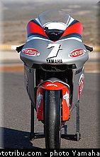 yamaha_yzr_m1_2003_048_motogp.jpg