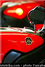 yamaha_yzr_m1_2003_051_motogp.jpg