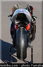 yamaha_yzr_m1_2003_052_motogp.jpg