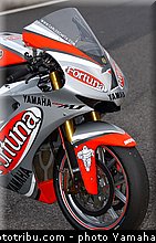 yamaha_yzr_m1_2003_053_motogp.jpg