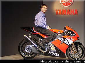 yamaha_yzr_m1_2004_3_motogp.jpg