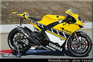 yamaha_yzr_m1_2005_01_motogp.jpg