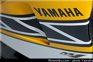 yamaha_yzr_m1_2005_11_motogp.jpg