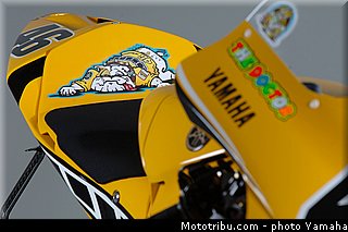 yamaha_yzr_m1_2005_12_motogp.jpg