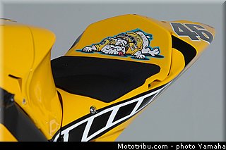 yamaha_yzr_m1_2005_15_motogp.jpg