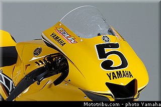 yamaha_yzr_m1_2005_21_motogp.jpg